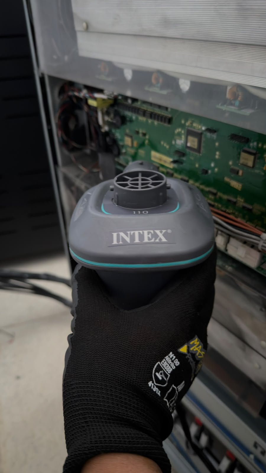 Revisión de ventilador interno del UPS